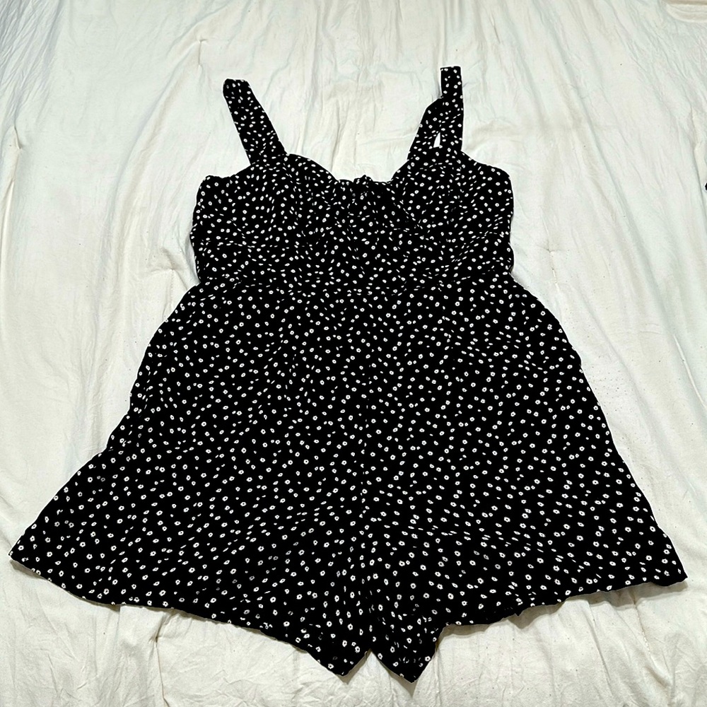 Black romper with dandelions // size L (non stretchy)